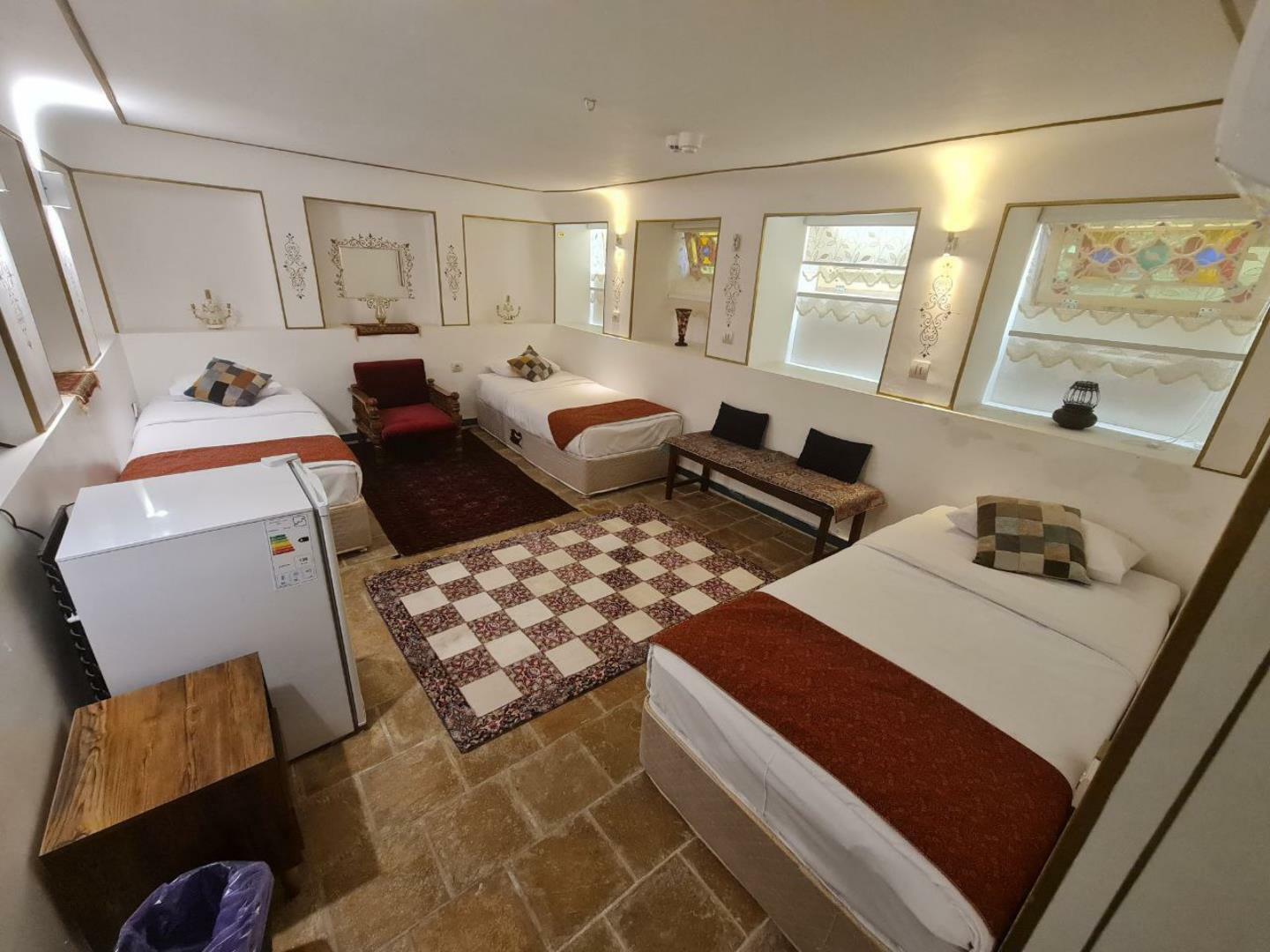 Hotel Tavousiyeh