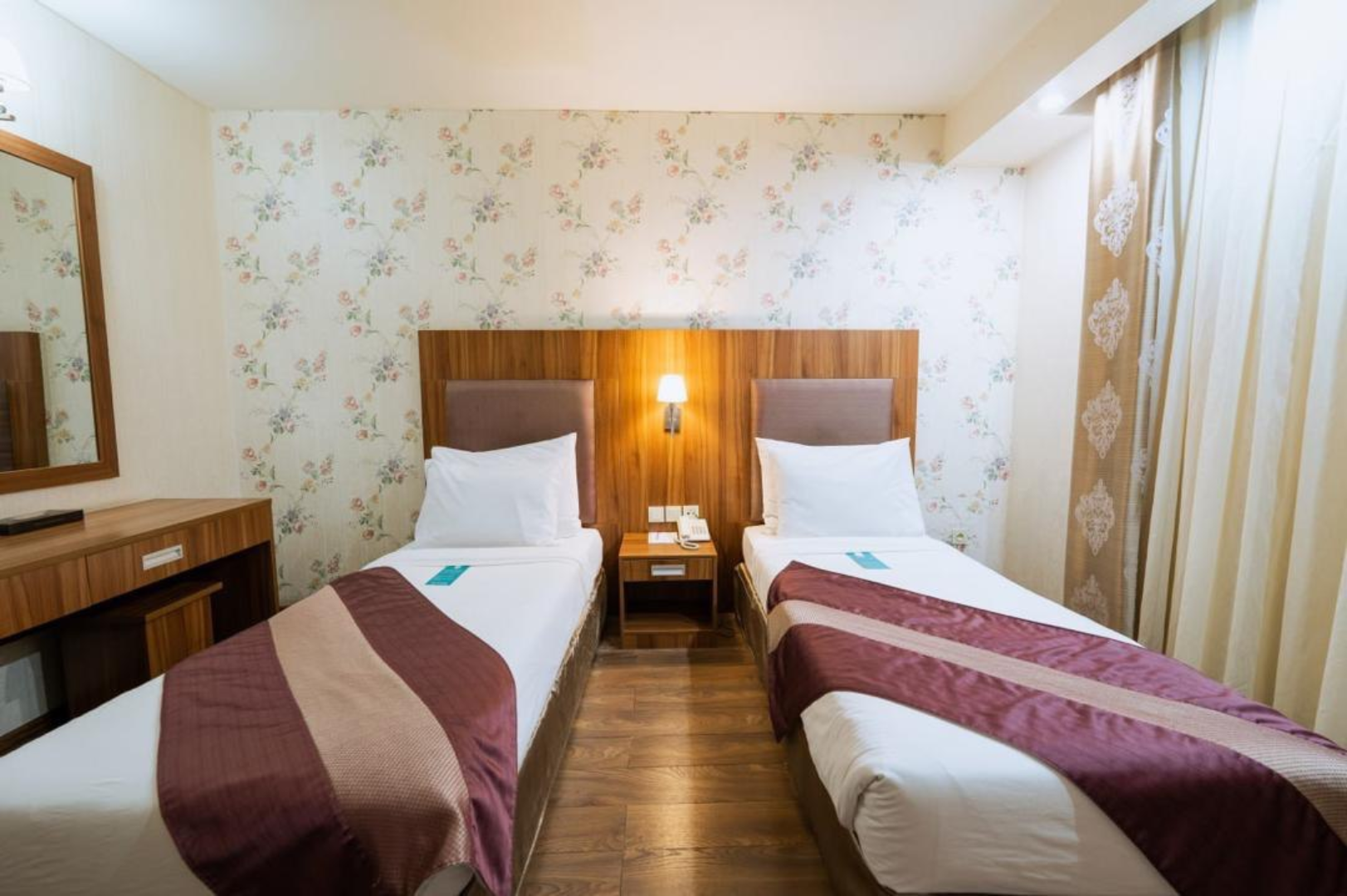 Shiraz Parsian Hotel