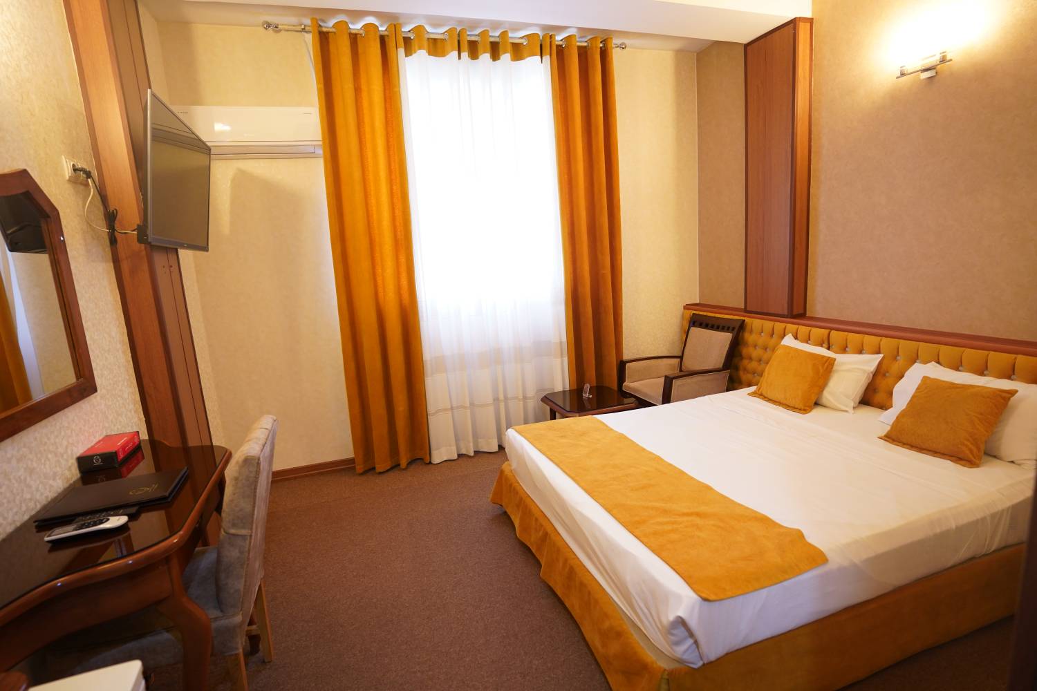 Park Saadi Hotel