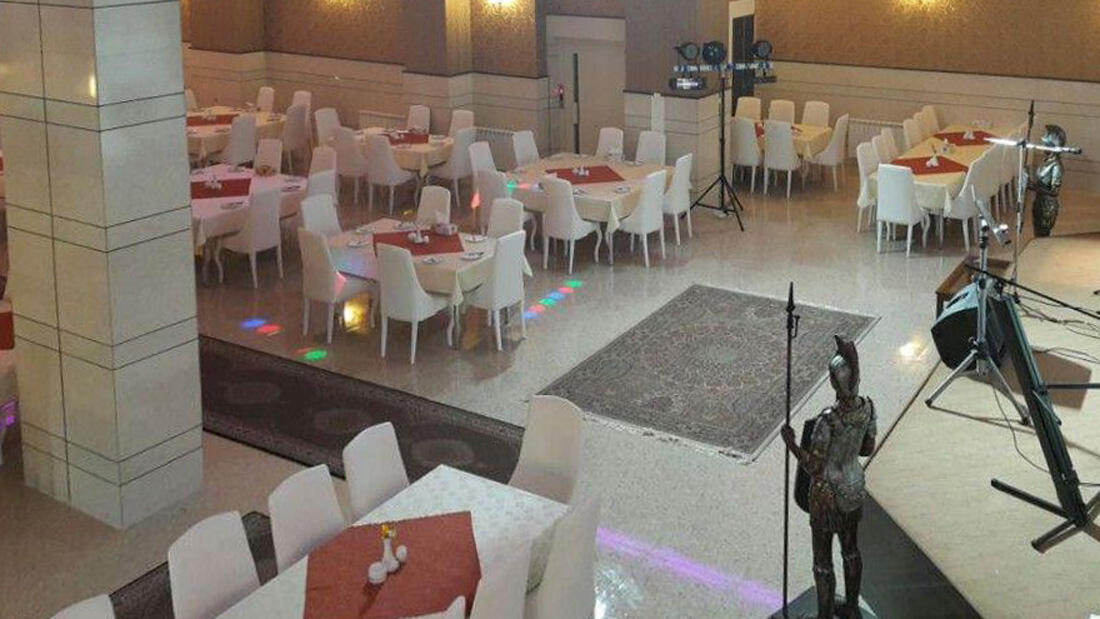 Esteghbal Hotel